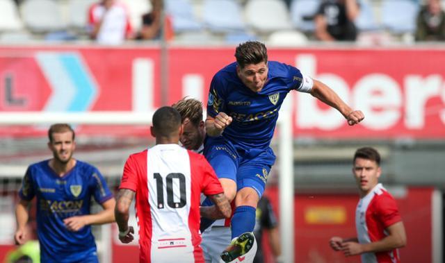 让他跻身高 让他跻身高