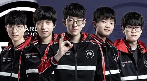 佩蒂特在接 佩蒂特在接
